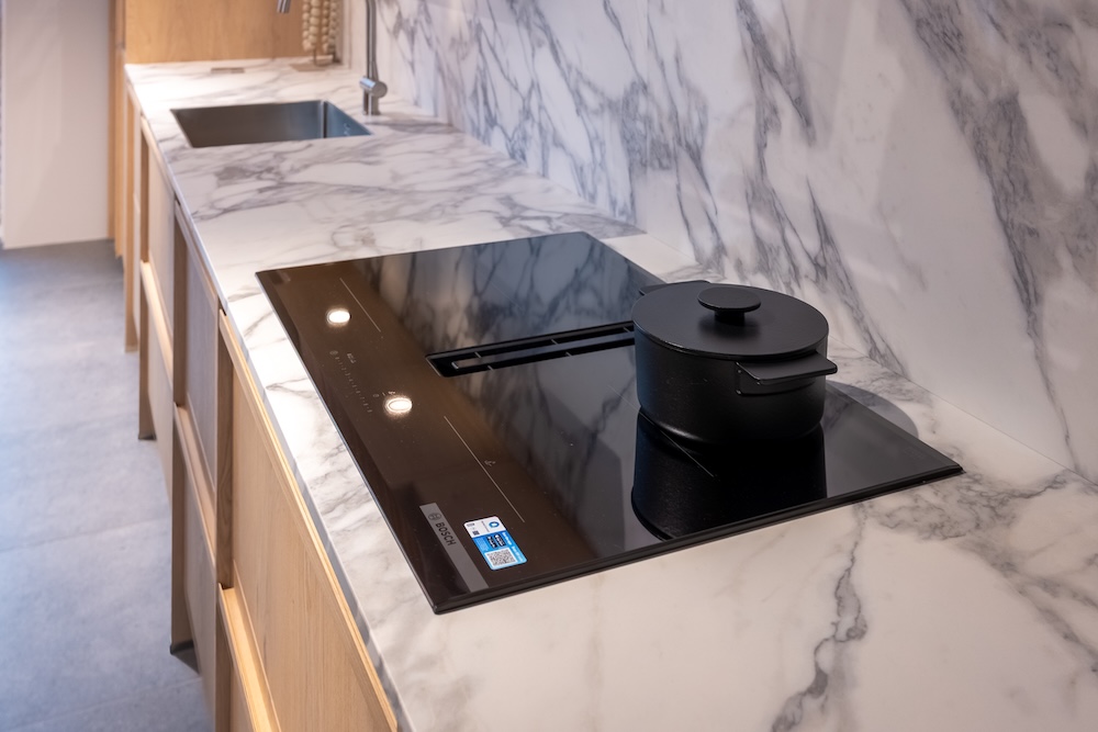 Foto Ervaar de Japandi keuken zelf bij Tieleman Keukens FotoErvaar de Japandi keuken zelf bij Tieleman Keukens